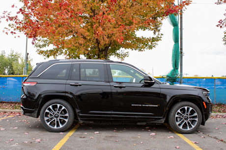Jeep Grand Cherokee 4xe vs Mazda CX-90 PHEV 2024 : match comparatif Body Image