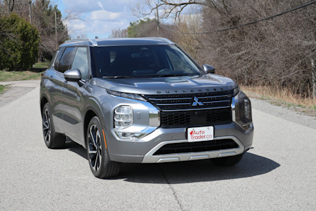 Editorial 2024 mitsubishi outlander phev gt premium 9