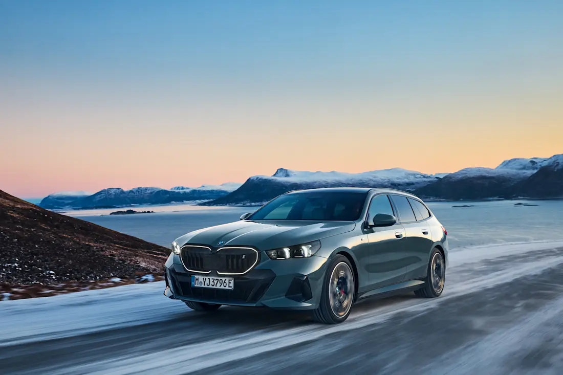 bmw-i5-touring-even-huilen-voor-fans-van-benzine-en-typische-bmw-achterklep-2024-04 bmw-i5-touring-even-huilen-voor-fans-van-benzine-en-typische-bmw-achterklep-2024-04