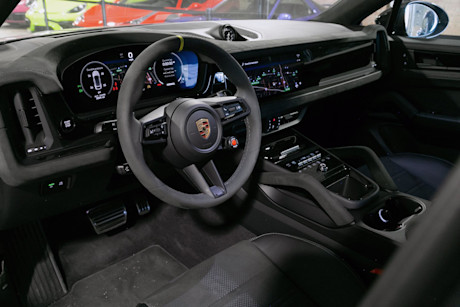 Editorial 2024 porsche cayenne 24 jw
