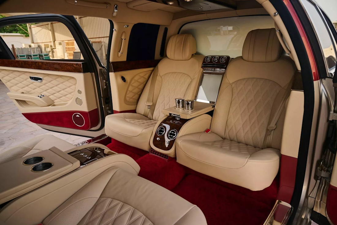 Bentley-Mulsanne-Grand-Limousine (6).jpg