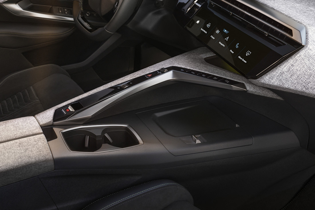 zevenzits-peugeot-e-5008-is-3x-riant-met-ruimte-actieradius-en-garantie-2024-05.jpg