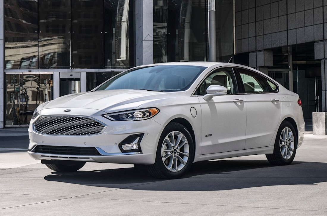 ford-fusion-side