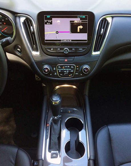Editorial 19 pb 2016 chevrolet malibu hybrid