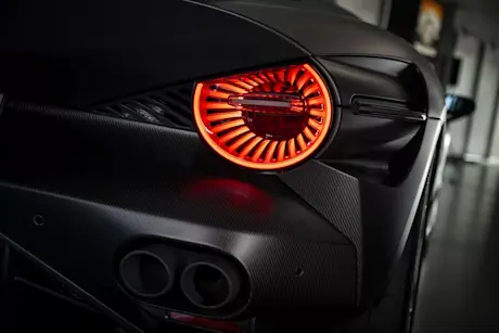Alfa Romeo 33 Stradale Perla Nera 2026 (5).jpg