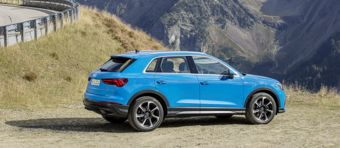 audi-q3-side-1100
