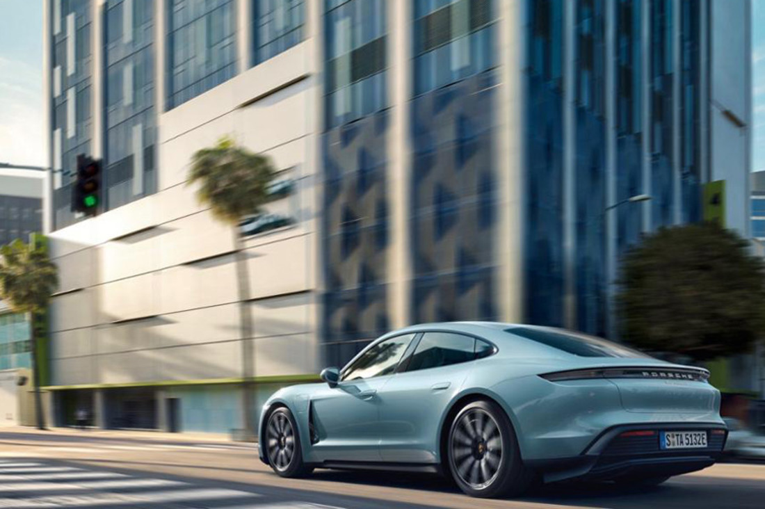 porsche-taycan-4s (7).jpeg