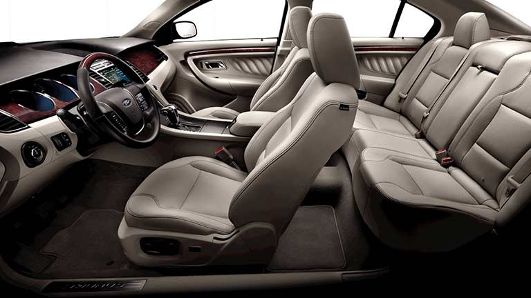 interiorul Ford Taurus