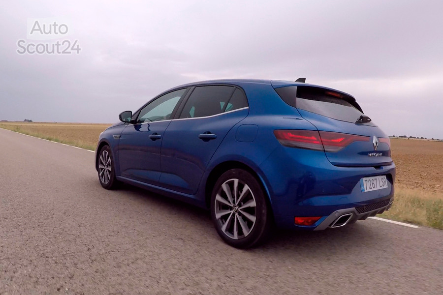 FT_1_renault_megane_hibrido_rodando2.jpg