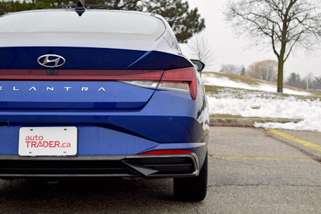 Editorial 2021 hyundai elantra ultimate 08 sha