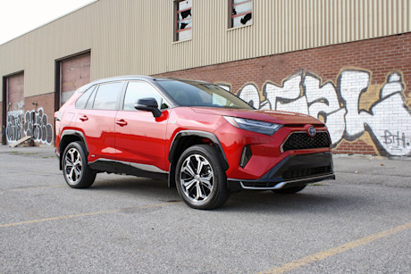 Editorial 2023 toyota rav4 prime xse td fr 230809 02 db