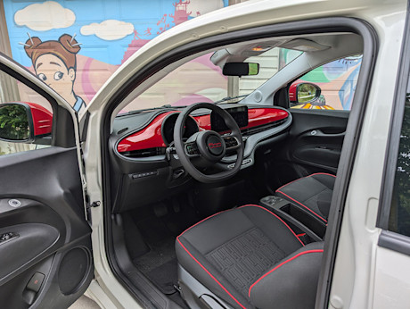 Editorial 2024 fiat 500e red td sbe 240830 13