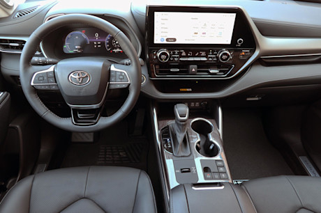 Editorial 2023 toyota highlander hybrid limited td 230721 26 jm