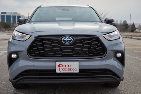 Editorial 2024 toyota highlander hybrid xle awd td 240425 10 jk