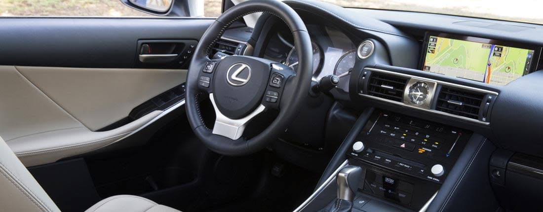 lexus-is-200-l-04