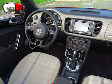 Editorial 2018 volkswagen convertible coast edition 23 jb