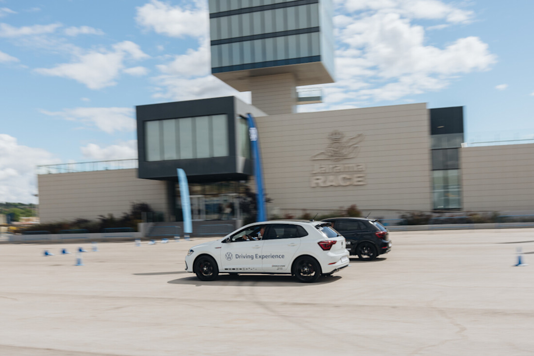 Aprendizaje y emociones fuertes para clientes de Volkswagen en el circuito del Jarama