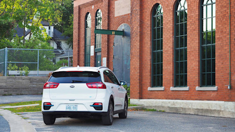 Editorial 2019 kia niro ev sx touring 13 jp