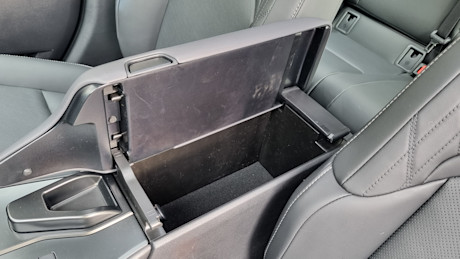 Lexus UX 300h 2025 : essai routier Image