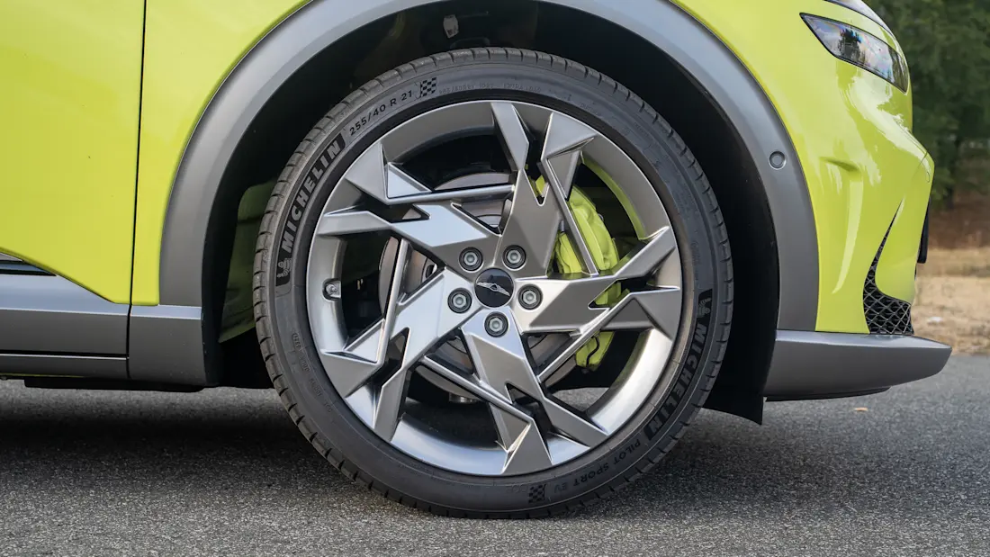 2022 Genesis GV60-4