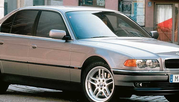 BMW 740i