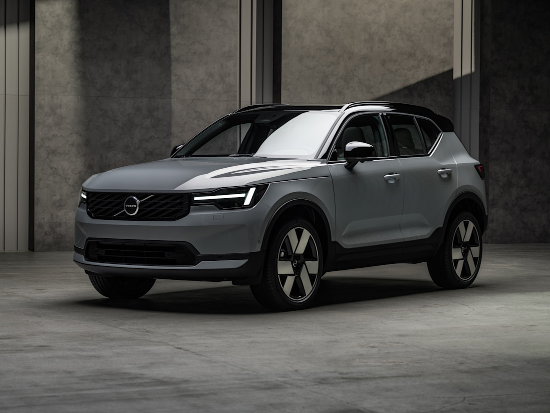 The New Volvo XC40 Studio Front 34 Wallpaper