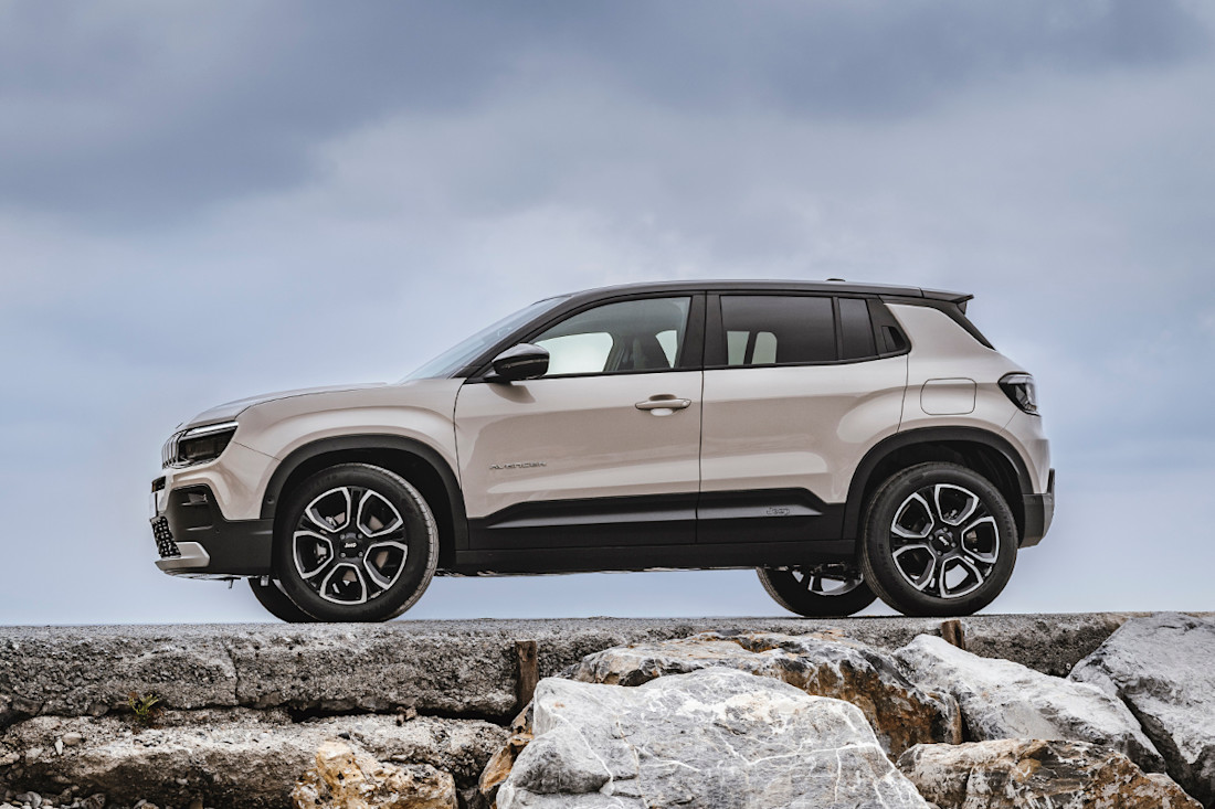 Jeep-avenger-4xe-2024 (1).jpg