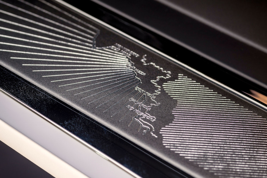 rolls-royce-phantom-2023-eidion-especial-vino-autoscout24 (5).jpg