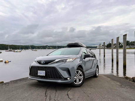 Editorial 2023 toyota sienna xse awd td 230908 03 msp