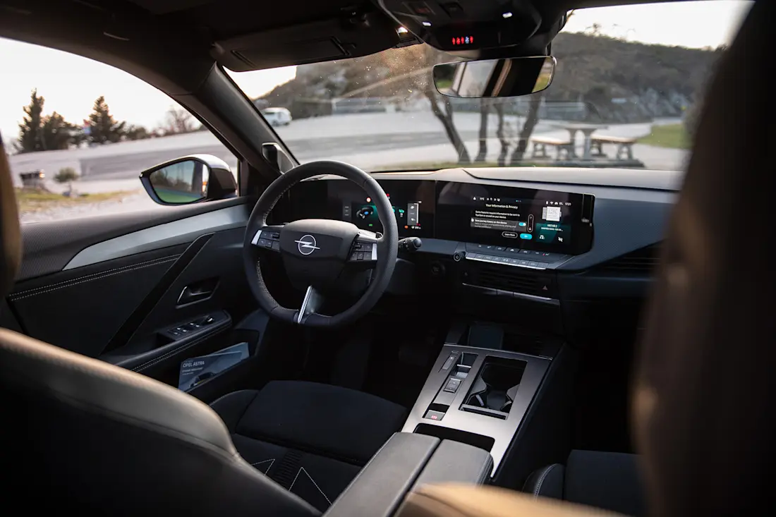 AS24 Opel Astra Sports Tourer Electric img 03