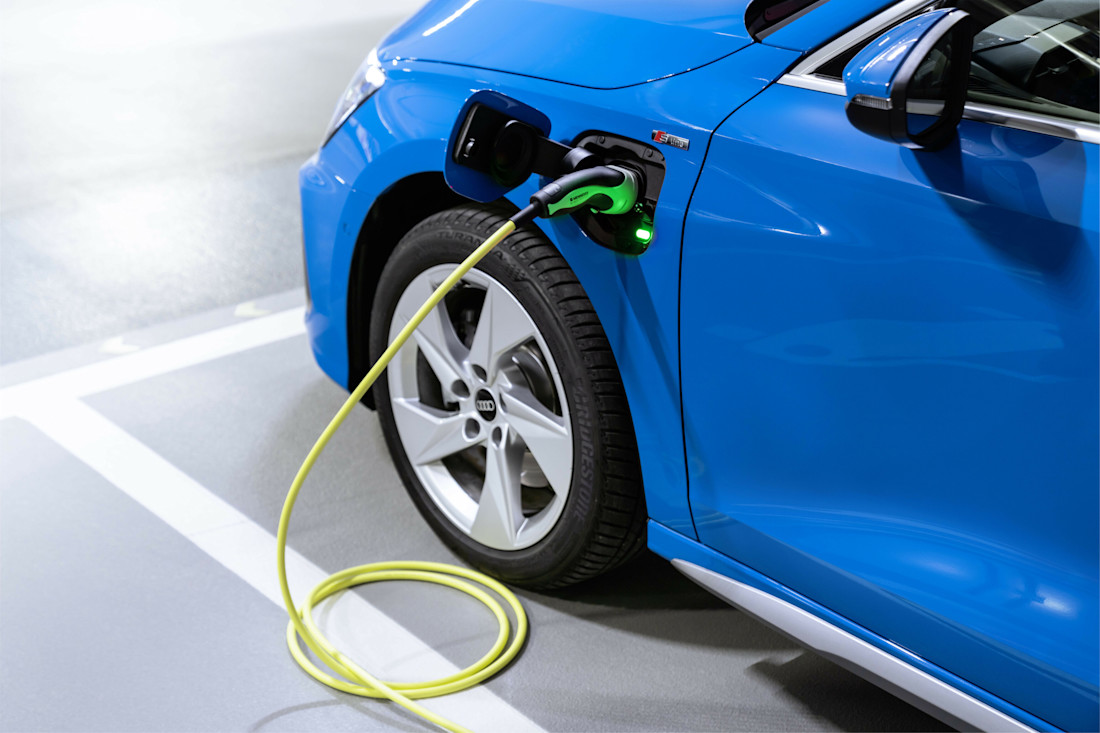 plug-in-hybride-3-68522b-e117e8-6015ac-97b3a1