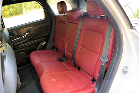 Editorial 2024 lincoln corsair grand touring awd td 240126 19 sha