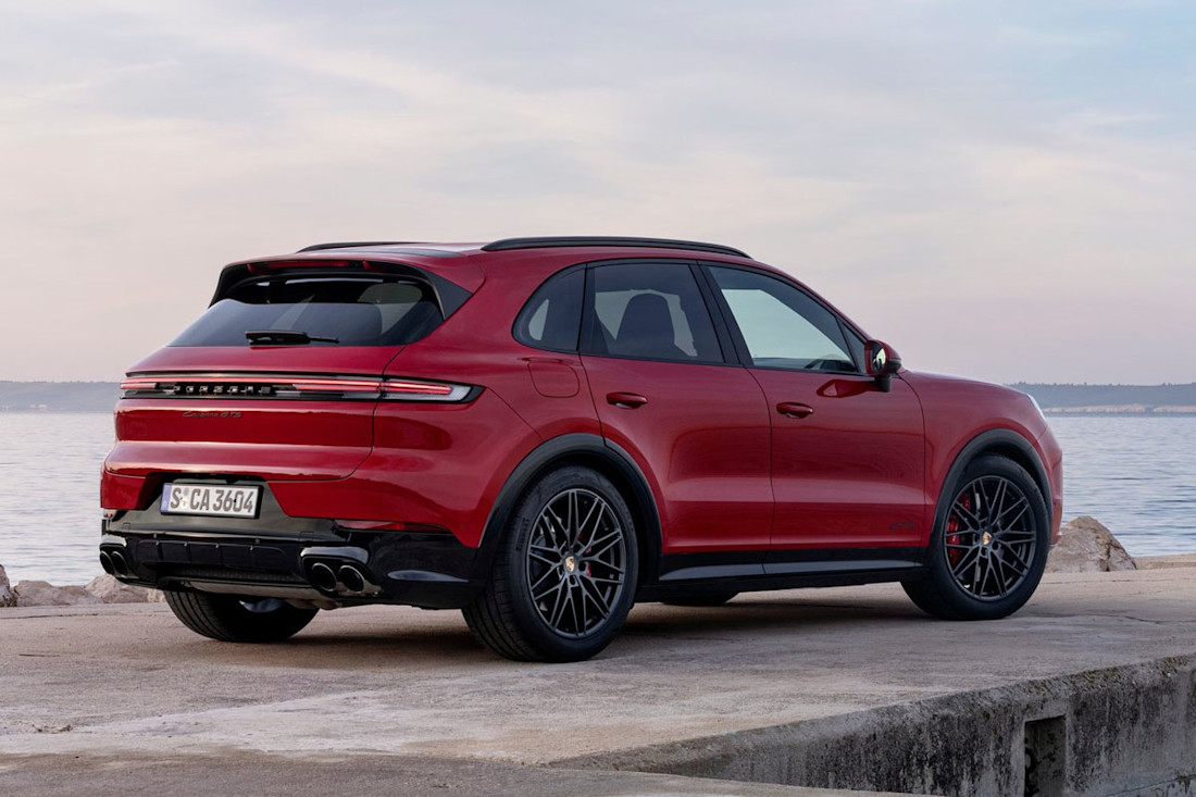 Porsche-Cayenne_GTS-2024 (4).jpg