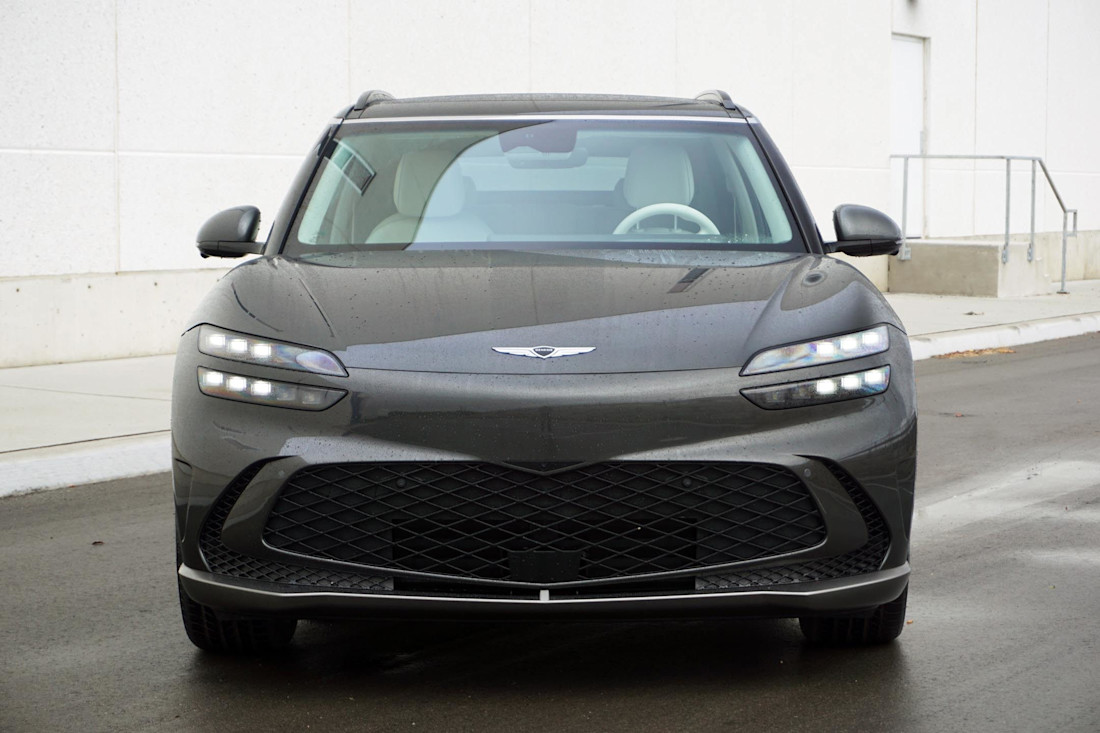 Editorial 2024 genesis gv60 performance awd td 231128 01 di