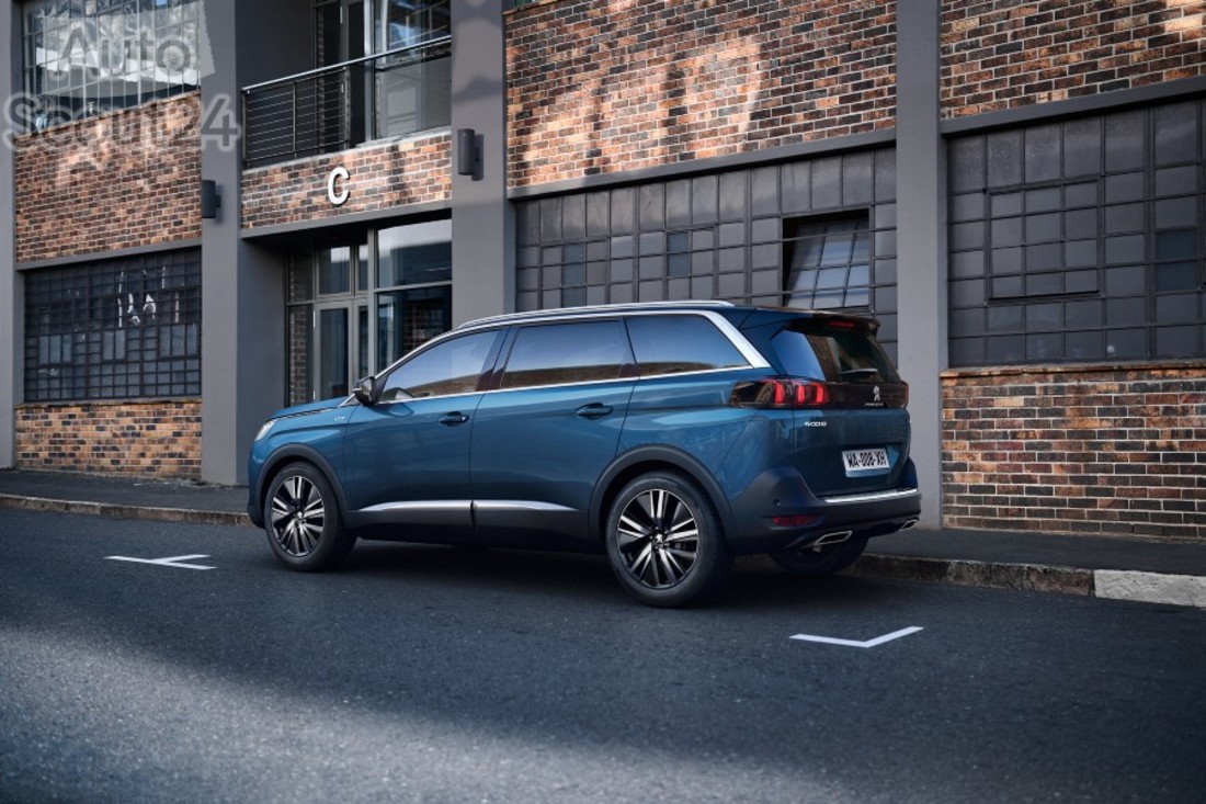 PEUGEOT_5008_2009RC_004_0 (1).jpg