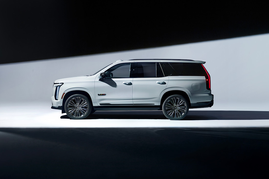 MY27_Cadillac_Escalade_V_Collector_IMG_2102.jpg