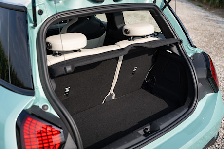 Editorial 2025 mini cooper s 3 door td jw 240903 16