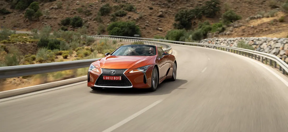 Toyotas Luxus-Marke präsentiert mit dem Lexus LC 500 einen Supersportwagen mit V6- oder V8-Motor, der ab ca. 111.800 Euro zu haben ist.  Toyotas Luxus-Marke präsentiert mit dem Lexus LC 500 einen Supersportwagen mit V6- oder V8-Motor, der ab ca. 111.800 Euro zu haben ist.