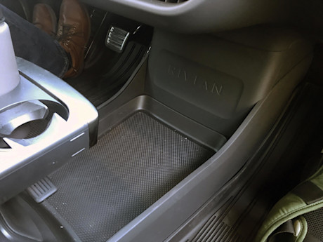 Editorial 2022 rivian r1t 35 lw