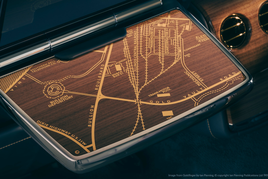Rolls-Royce-Phantom-Goldfinger-2024 (3).jpg