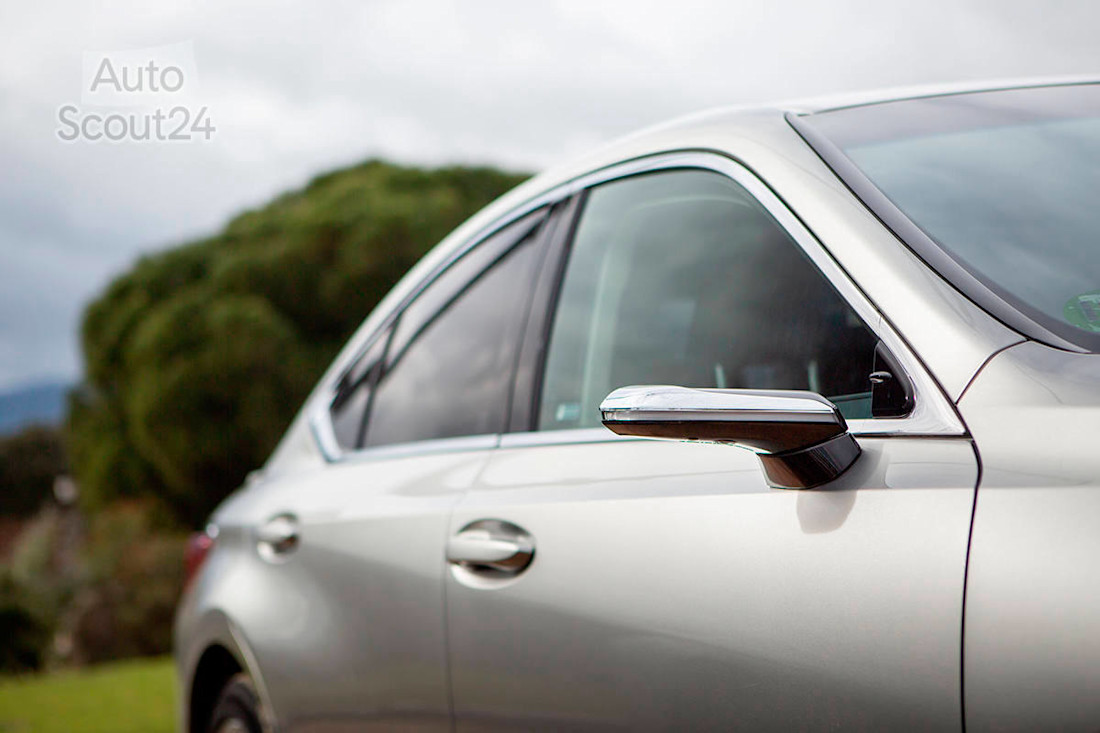 Lexus ES 300h 2021 retrovisores digitales A24 (9).jpg