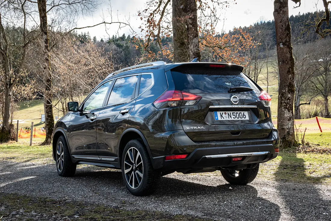 Nissan-X-Trail-Rear-Side2