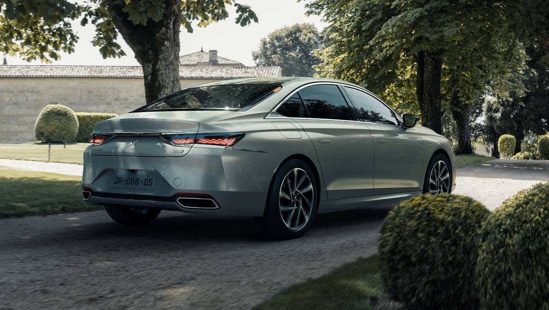 4jI7y5MAfNd7ueNVslm2Gk-1c66169e9a4df764c0ca95a86cac6ce2-citroen-ds9-back-1100