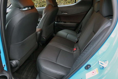 Editorial 2019 toyota c hr limited 15 jm
