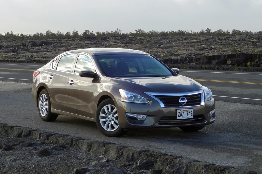 2014 Nissan Altima 2.5 SV Test Drive Review - AutoTrader.ca