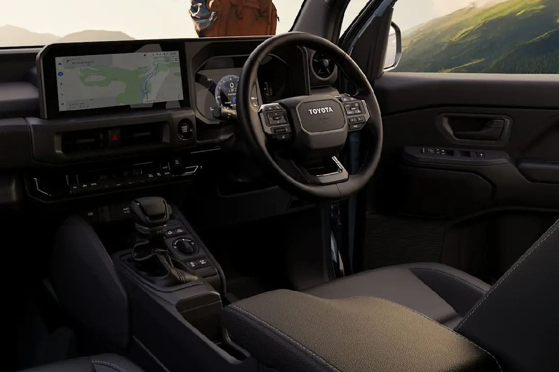 Toyota-Land-Cruiser-FJ-2026-interior (2)