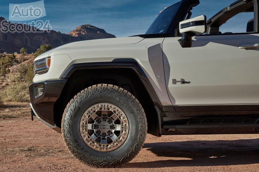 GMC-Hummer_EV-2022-1280-31.jpg
