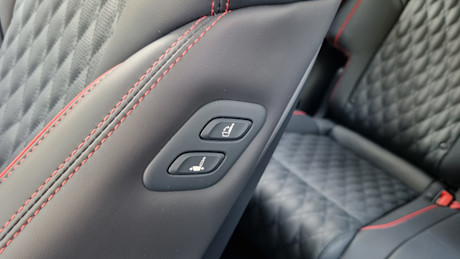 Genesis GV70 3.5T Sport Plus 2025 : essai routier Image