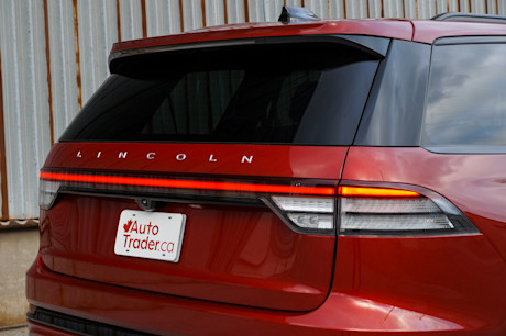 Editorial 2025 lincoln aviator reserve td jv 250127 22