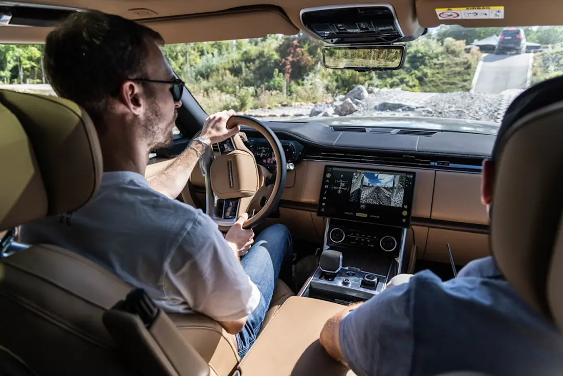 Range-Rover-Offroad-Driving Range-Rover-Offroad-Driving